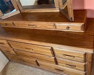 11 Drawer Oak Dresser w/ Cedar Lined Drawers 37x66.5x20.5in HxWxD