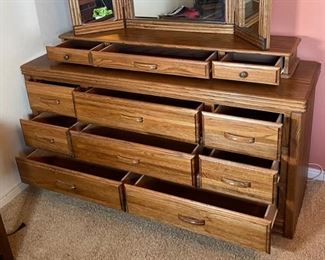 11 Drawer Oak Dresser w/ Cedar Lined Drawers 37x66.5x20.5in HxWxD
