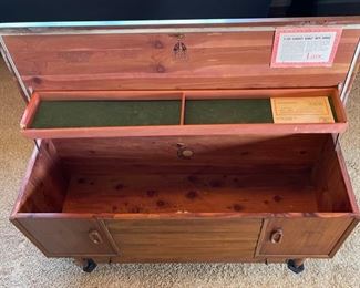 1962 MCM Lane Cedar Chest 188950 Blanket Hope Chest 21.5x47x16.5in HxWxD