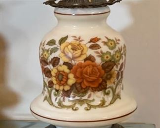 2pc Hand Painted Parlor/Hurricane Lamps Gone With The Wind	28in H x 14in diameter	
