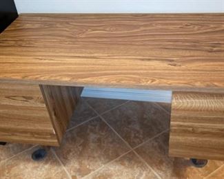 Wood Veneer Desk	29x60x30in	HxWxD
