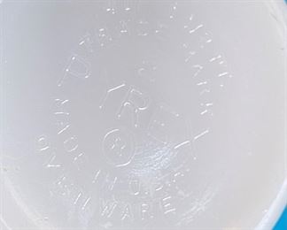4pc Pyrex Mixing Bowl Set Nesting Bowls	LG: 4.5x10.5in Diameter	
