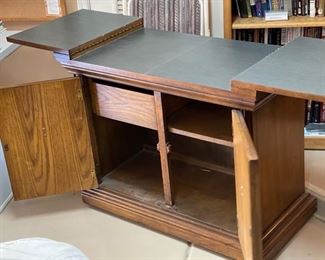 Vintage Walnut Fold Away Dry Bar	31 x 39.5 x 9.5	HxWxD
