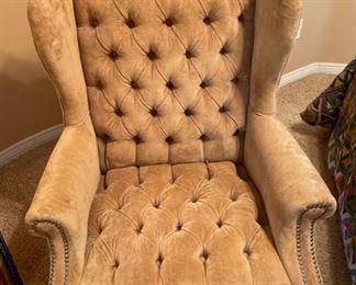 Tufted Fabric Wingback Chair	46 x 32 x 30	HxWxD
