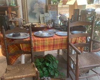 Table with vintage kitchen items 