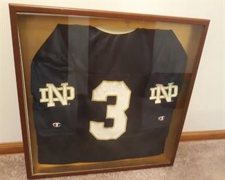 Joe Montana Autographed Notre Dame Jersey. Does not come with any paperwork