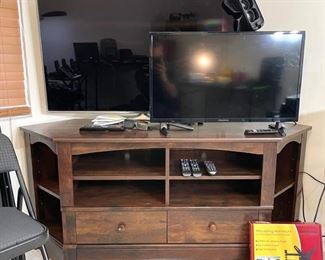 Samsung 46" smart tv and Insignia 32" tv