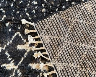 Vintage rug 67" x 87"