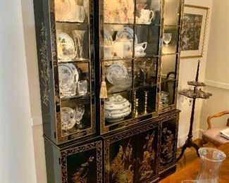 Chinoiserie display cabinet