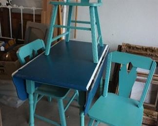 drop leaf table with 3 chairs