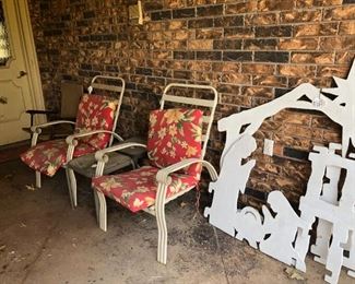 patio chairs, Wood yard nativity set