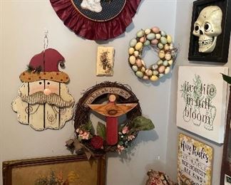 Holiday and wall decor