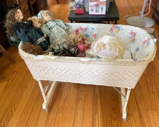 Vintage folding bassinet