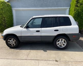 1998 TOYOTA RAV 4  108,000 MILES