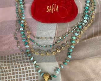 Beautiful original necklace by SAFIA. Real pearls and stones. 