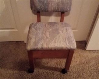Sewing chair 