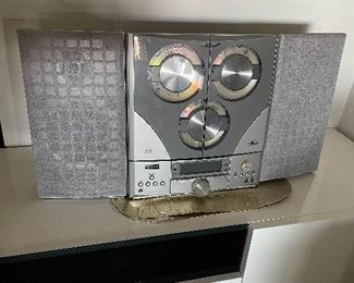 Radio / 3 CD Player