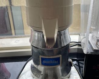 Commercial Heavy Duty Sunkist Juicer with 4 Heads