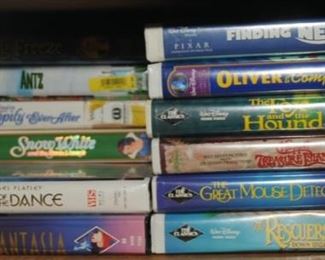 NICE SELECTION OF CHILDREN'S  VHS TAPES 