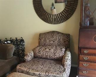2 latte Berger’s chairs with ottoman