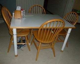 Nice kitchen table & 4 chairs..see next photo..it has an expansion