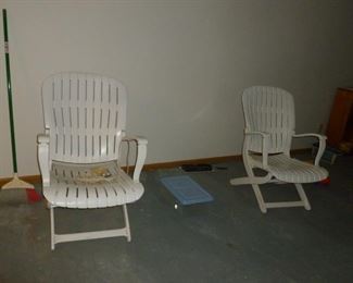 2 quality outdoor chairs