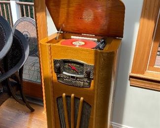 Crosley AM/FM, CD and turntable sound system