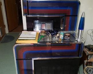 Fabulous Vintage Jutebox! Oh, Yeah! A Vintage Seeburg! 