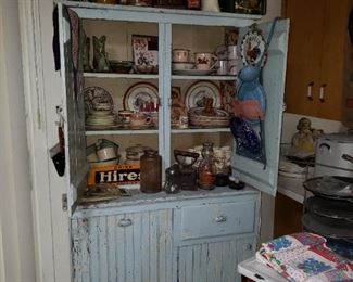 Antique Flour Bin Kitchen Cabinet. Pull out on the lower left is a Flour Bin. 