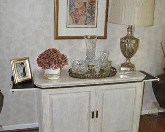 Matching Henredon Charisma Collection Storage Server/ Buffer with Side Pullouts! Opens to 2 Drawers and 2 Shelves. 48"w x 32.5"h x 19"d