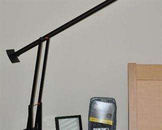 Fantastic Vintage Artemide Tizio Adjustable Black Mat Table Lamp shown with other great Accessories