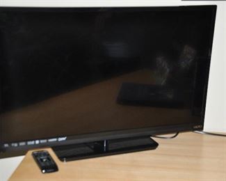 Vizio 31” TV, Model E320i-AO