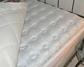 King Size Mattress and Box Spring "Hotel Mattress Collection", Five Star Classic Cushion Firm
