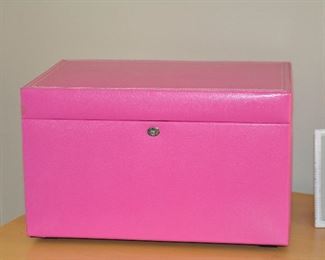 Closed View of the Jewelry Box