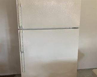 GE 2-Door Refrigerator, Model TBX21