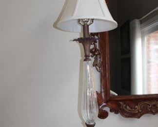 QUOIZEL LAMP