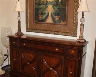 BEAUTIFUL STANLEY BUFFET FROM GORMAN'S, WALL ART, 2 QUOIZEL LAMPS