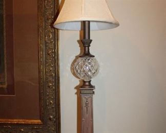 QUOIZEL LAMP
