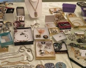 Jewelry - priced $1 or less