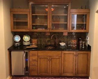 Wet Bar
Matches kitchen cabinets