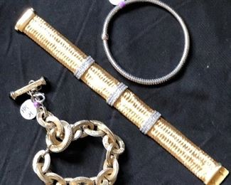 18k & 14k Gold
Center & top Roberto Coin