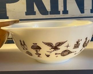 Vtg Pyrex Cinderella Mixing Bowl Set Brown Eagle White Gold