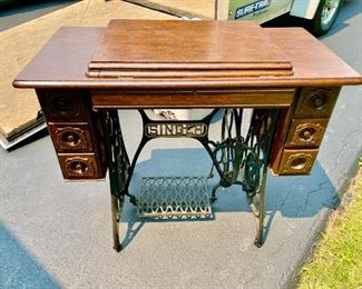 Antique 1914 Singer Redeye Treadle 6 Drawer Sewing Machine Oak- Great Condition