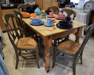 .Pottery Barn Dining Set