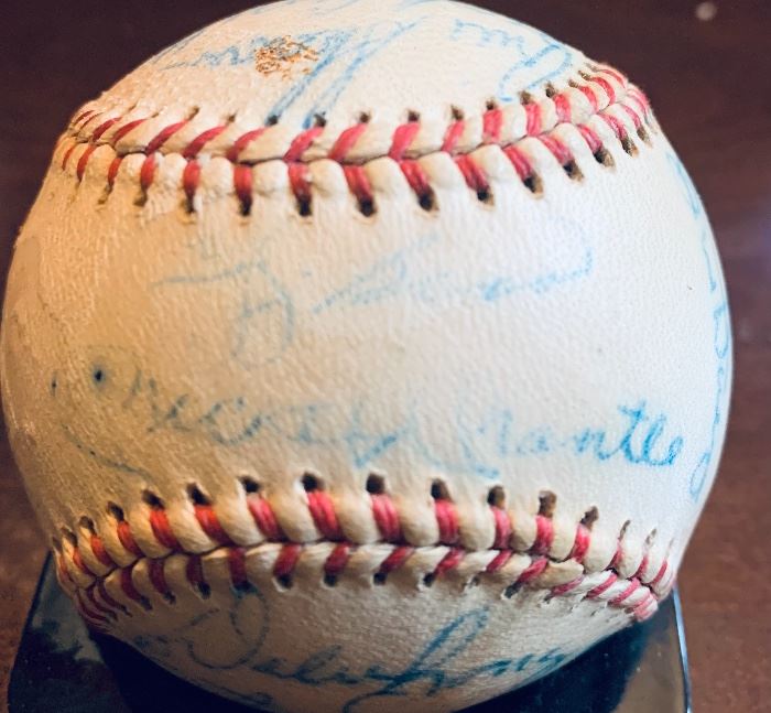 SCARCE 1964 SIGEND NEW YORK YANKEES TEAM BALL