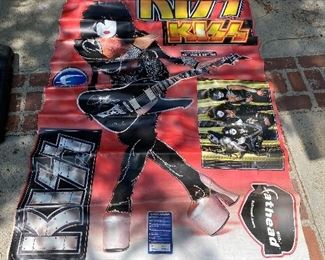 Signed kiss banner