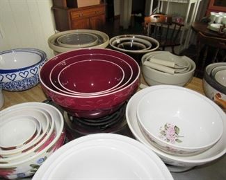 Nested bowl sets