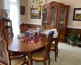 Dining table & buffet