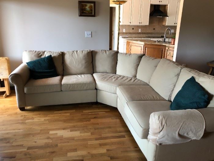 Beautiful Sectional couch, great condition