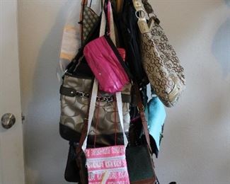 Handbags / Purses / Wallets